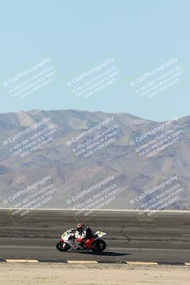 media/Jan-15-2026-Racers Edge (Thu) [[dfebeb70ab]]/3-B Group/Session 2 (Bowl Exit)/